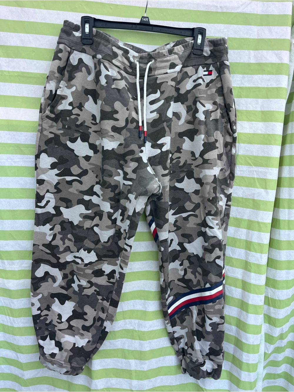 Tommy Hilfiger Women Camo Jogger Pants - Green Camo